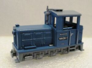 Roco 33204 - H0e (009) 0-6-0 BR BR199 Diesel Locomotive Blue Epoch III -T48 Post
