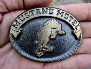 Vtg MUSTANG MOTEL Belt Buckle SIGN Los Angeles California Lodging Bronze RARE VG - Picture 1 of 4