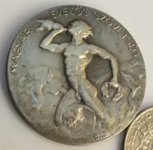 Tritón desnudo con delfín en medalla de remo húngara 1942 primer lugar, Beran 36 mm - Imagen 1 de 2