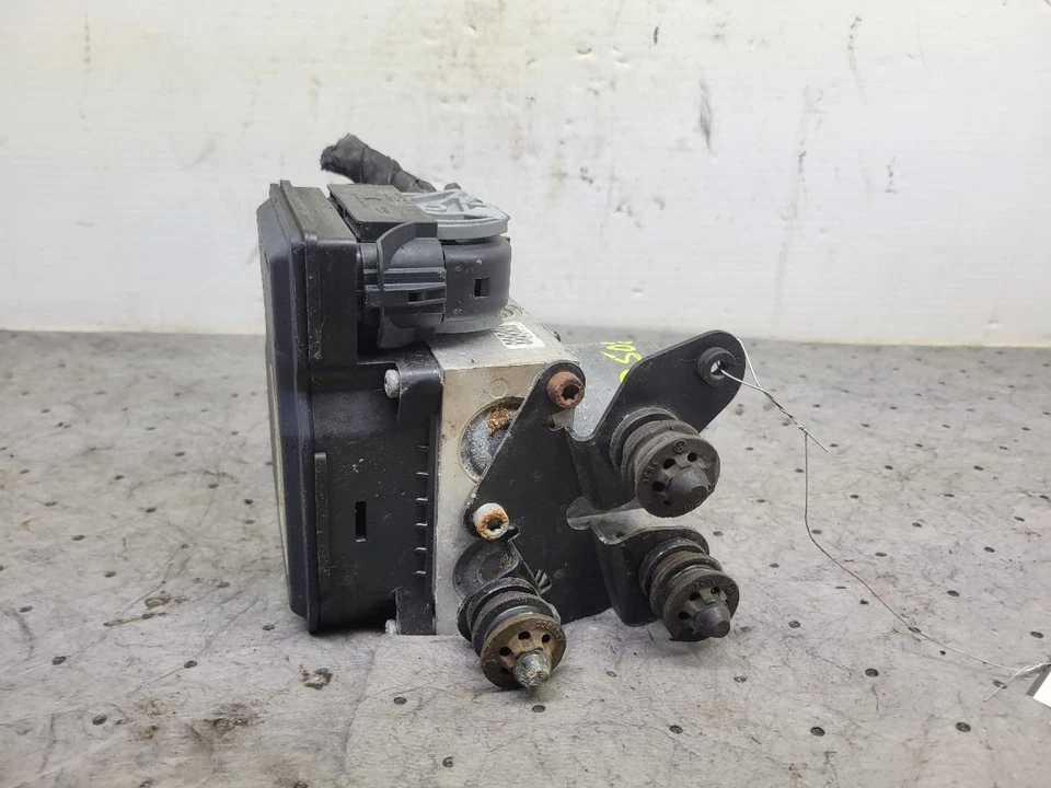 Conjunto de piezas de freno antibloqueo Electronic Cruise Opt 8T2 se adapta a 11-17 CC 1618123 Foto 1 de 4