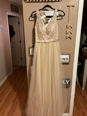 Tulle Affairs Elegant Embroidery and Beading Satin Waist Gown Women’s Size 6 NWT - Image 1 of 3