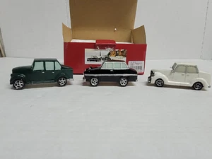 St. Nicholas Square Christmas Village Collection Set of 3 Cars - Picture 1 of 14
