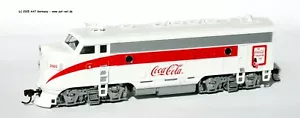 Athearn H0 8000-CC - EMD F7 "COCA COLA" #2003, AGA NUOVO & OVP - Picture 1 of 3