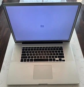 Apple MacBook Pro 17" Matte Early 2011 GPU DEFECT 8GB 0GB READ - Picture 1 of 21