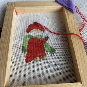 handpainted needlepoint canvas Mini Christmas Stocking Snow Boy Scarf Hat Vtg 6” - Imagen 1 de 2