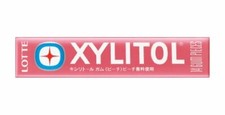 Lotte xylitol gum 14 tablets x 20 Peach
