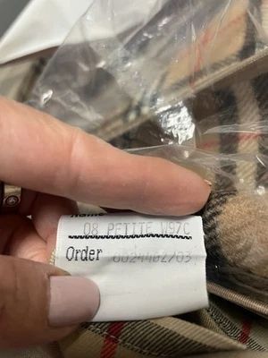 Vintage Burberry Women's Designer Belted Tan Trench Coat - Size 8 Petite (+COA) - Image 1 of 4