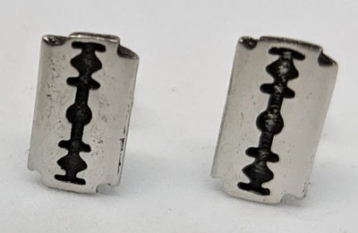 Par de aretes Alchemy Gothic 1977 Inglaterra E258 hojas de afeitar Foto 1 de 4