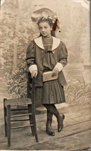 C.P.A PHOTO D'ENFANT AVEC JOUET - Picture 1 of 2