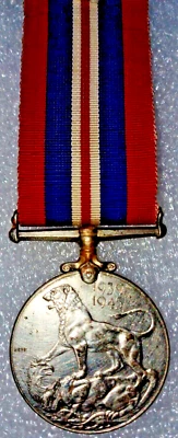 The 1939-45 War Medal  WW2 - Canadian Silver Issue - Good Very Fine condition #2 - Image 1 of 4