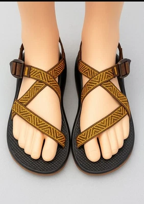 Sandálias Chaco Z/2 clássicas marrom/amarelo alças ajustáveis – Tamanho 5 (P1) @ - Imagem 1 de 4