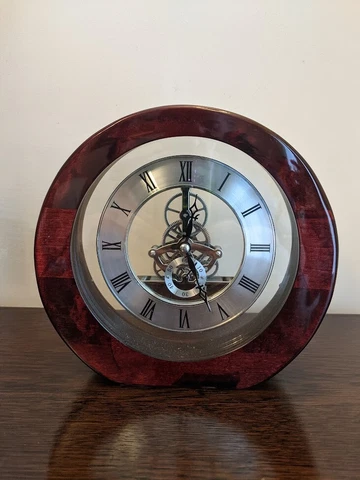 WOODEN SKELETON QUARTZ DESK CLOCK Cover