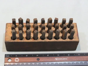 Set timbri lettere vintage Miller Falls n. 1500 3/16" in acciaio fatti a macchina con custodia - Foto 1 di 3
