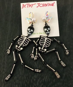 Autentici orecchini Betsey Johnson - lampadario brilla nel buio scheletri nuovi con etichette - Foto 1 di 10