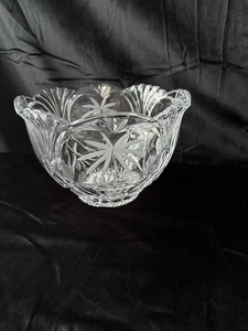 Genuine Hand Cut Lead Crystal Bowl Made In Poland W/ Palm & Pineapple Design - Picture 1 of 8