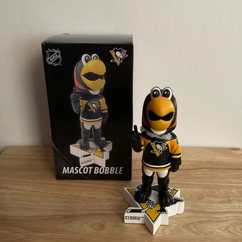 NHL Pittsburgh Penguins Iceburgh Mascot Bobblehead *LIMITED EDITION TO 2019* Cover