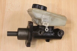 BRAKE MASTER CYLINDER + FLUID RESERVOIR - Jaguar XJ6 XJ12 XJR X300 1994-1997 - Picture 1 of 1