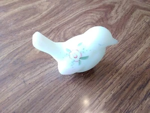 Fenton satin glass burmese bird figurine hand painted with original tags - Picture 1 of 10