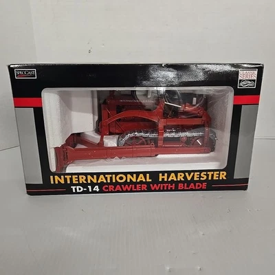 SpecCast International Harvester IH TD-14 Crawler W/ Blade Classic Series ZJD156 - Image 1 of 4
