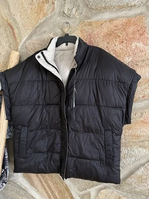 Chaleco acolchado UGG para mujer talla grande negro. Nuevo. Foto 1 de 4