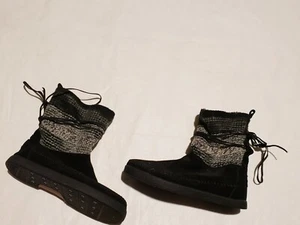 TOMS  Nepal Boots  black Suede  Size 6.5. EUC - Picture 1 of 6