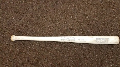 1960 NY Mets Foundation Henry (Hank) Aaron Louisville White Baseball Bat Rare! Cover