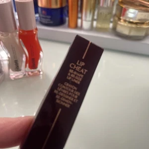 Charlotte Tilbury Lip Cheat Lip Liner BNIB Shade Mark of A Kiss. BNIB. Full Size - Picture 1 of 6