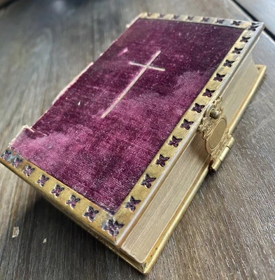 Victorian Velvet Miniature Prayer Book “Key of Heaven” Dublin Duffy w/ Clasp Foto 1 de 4