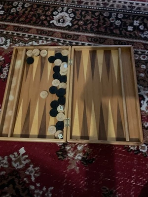 Tavla - Bild 1 von 2