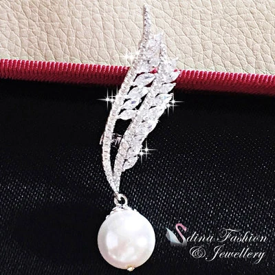 S925 Sterling Silver Made With SWAROVSKI Pearl Crystal Gorgeous Feather Brooch - Image 1 of 4