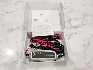 Brand New Genuine Mercedes-Benz Battery Trickle Charger A000 982 29 21 - Picture 1 of 6
