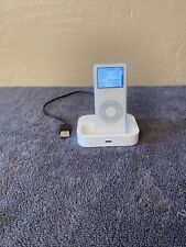 Apple iPod Nano 1st Gen White 2Gb With Charging Stand