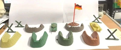 Lotto Accessori e Carri Armati per Soldatini in Plastica. - Immagine 1 di 4