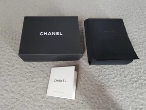 Chanel Scatola Vuota Per Collana O Orecchini Gioielli Confezione Regalo 4,5"x3,5" Nero - Foto 1 di 13