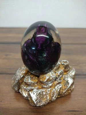 Dragón de lava en resina huevo y base decoración estatua. Foto 1 de 3