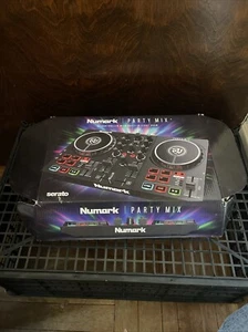 NUMARK PARTY MIX DJ Controller with built in light show - Picture 1 of 4