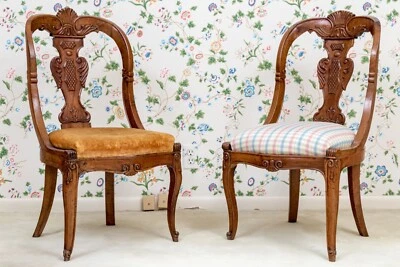 Silla auxiliar italiana antigua de nogal: un par Foto 1 de 4