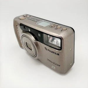 Fotocamera FujiFilm Endeavor 200ix Zoom 35mm funzionante *Spedizione VELOCE - Foto 1 di 7
