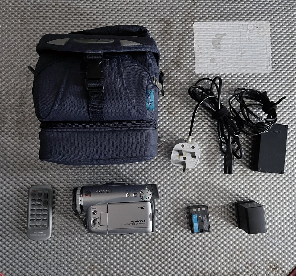 Canon Mvx45i miniDV PAL Camera + Extras - Image 1 of 4