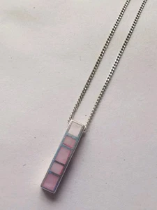 Sterling Silver Mother Of Pearl Pendant Necklace. R69J - Picture 1 of 3