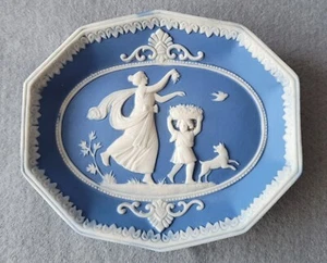 PLACA FIGURAS CLÁSICAS MOLDEADAS RAMITA JASPE AZUL CONTINENTAL C1870S - Imagen 1 de 3