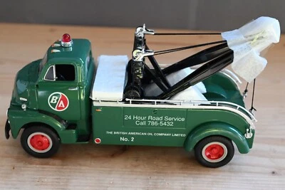 First Gear British American Oil Company 1952 GMC Tow Wrecker 1:34 NEW 19-1033 - Image 1 of 4