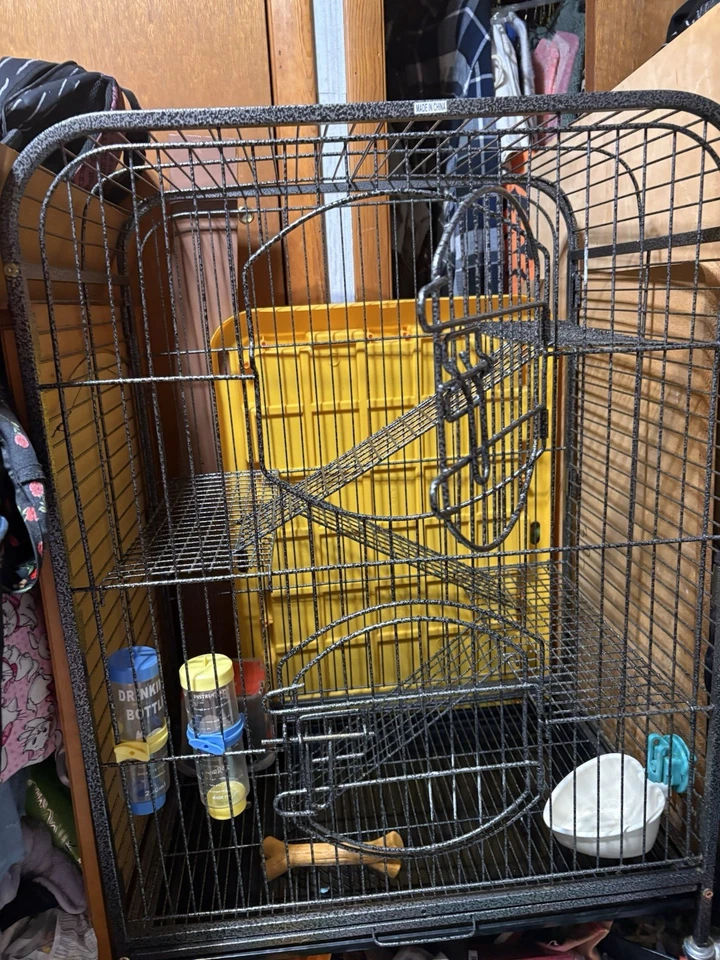 Suministros de jaula y jaula para ratas incluidos para ratas Foto 1 de 4