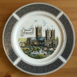 GOODLIFFE NEALE FINE CHINA - LINCOLN CATHEDRAL DECORATIVE PLATE - Picture 1 of 4