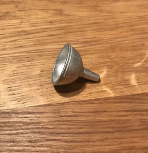 Entonnoir pour remplissage machine à vapeur jouet 1900 28/ 5mm Bing Carette Doll - Picture 1 of 3