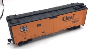 Athearn HO Scale Santa Fe SFRD Chief West Boxcar Famous Daily Streamliner - Picture 1 of 7