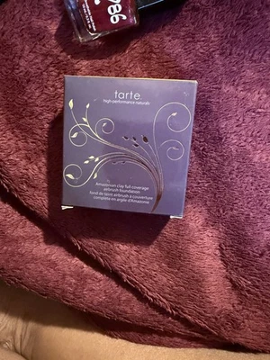 Base de aerógrafo Tarte Amazonian Clay/neutural medio ligero/TAMAÑO COMPLETO Foto 1 de 2