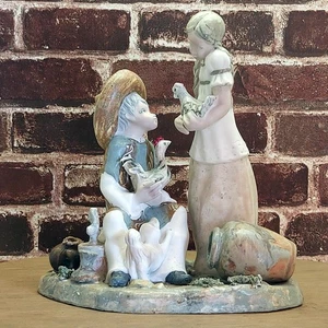 Mexican Boy & Girl Figurine Holding Chickens | 25cm | Lladro Style | No Mark - Picture 1 of 8