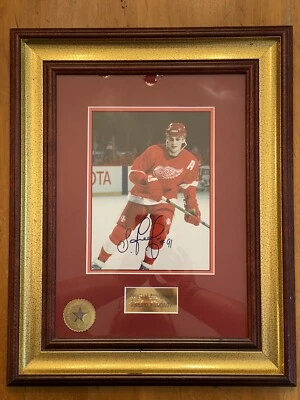 底特律红翼队谢尔盖·费多罗夫亲笔签名签名照片认证 — 第 1/2 张图片