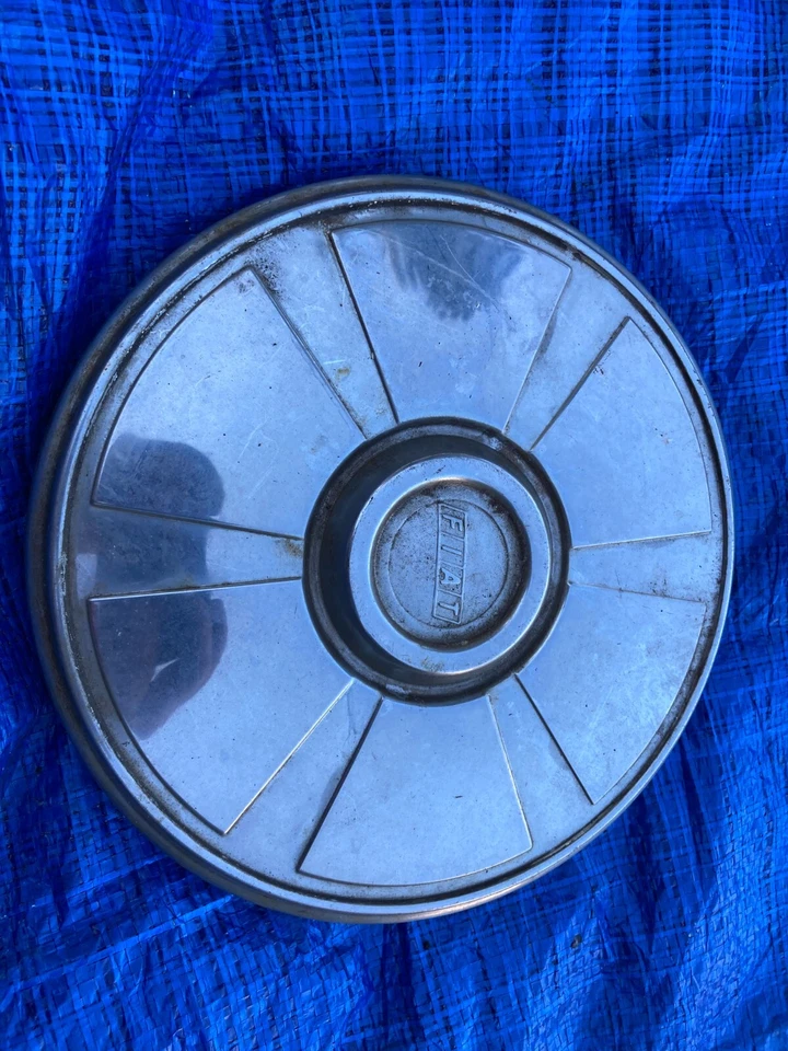 CALOTA DE RODA DE AÇO FIAT 124 SPIDER - Imagem 1 de 1